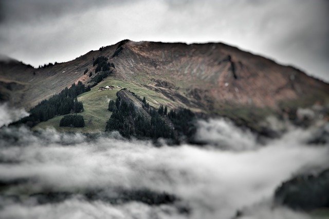 Muat turun percuma Mountain Mist Landscape - foto atau gambar percuma percuma untuk diedit dengan editor imej dalam talian GIMP