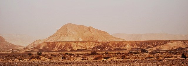 Téléchargement gratuit de l'image gratuite de la savane du désert de grès de montagne à éditer avec l'éditeur d'images en ligne gratuit GIMP