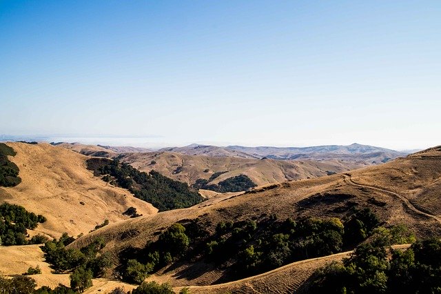 Descargue gratis la imagen gratuita de la carretera de las montañas de California para editarla con el editor de imágenes en línea gratuito GIMP