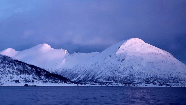 免费下载挪威冰川峰顶免费图片，使用 GIMP 免费在线图像编辑器进行编辑