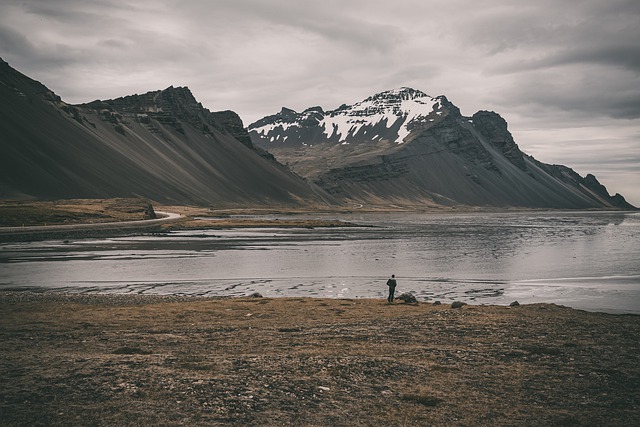 دانلود رایگان عکس طبیعت کوهستانی دریاچه ایسلند برای ویرایش با ویرایشگر تصویر آنلاین رایگان GIMP
