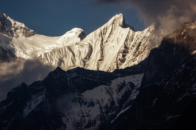 Bezpłatne pobieranie bezpłatnego zdjęcia górskiego szczytu śnieżnego natura Nepalu do edycji za pomocą bezpłatnego edytora obrazów online GIMP