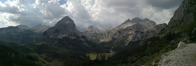 ດາວ​ໂຫຼດ​ຟຣີ Mountains Panorama Panoramic - ຮູບ​ພາບ​ຟຣີ​ຫຼື​ຮູບ​ພາບ​ທີ່​ຈະ​ໄດ້​ຮັບ​ການ​ແກ້​ໄຂ​ກັບ GIMP ອອນ​ໄລ​ນ​໌​ບັນ​ນາ​ທິ​ການ​ຮູບ​ພາບ​
