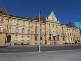 Free download Muzej za umjetnost i obrt, Trg Republike Hrvatske, Zagreb, 5.4.2021. free photo or picture to be edited with GIMP online image editor