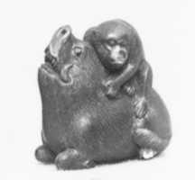 הורדה חינם של Netsuke של קוף תוקף חזיר תמונה או תמונה בחינם לעריכה עם עורך התמונות המקוון GIMP