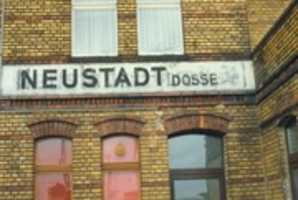 Free download Neustadt (Dosse), Aufschrift am Bahnhof free photo or picture to be edited with GIMP online image editor