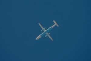 Free download OE-LGE / Bombardier Dash 8 Q400 free photo or picture to be edited with GIMP online image editor