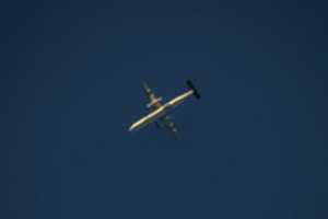 Free download OE-LGP / Austrian Airlines (Star Alliance Livery) / Bombardier Dash 8 Q400 free photo or picture to be edited with GIMP online image editor