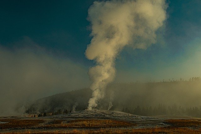 Téléchargement gratuit de l'image gratuite de geyser à vapeur de la nature à l'extérieur à éditer avec l'éditeur d'images en ligne gratuit GIMP