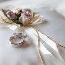 Pair of white gold rings  screen for extension Chrome web store in OffiDocs Chromium