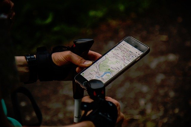 Muat turun percuma orang lelaki perjalanan gps peta telefon gambar percuma untuk diedit dengan editor imej dalam talian percuma GIMP
