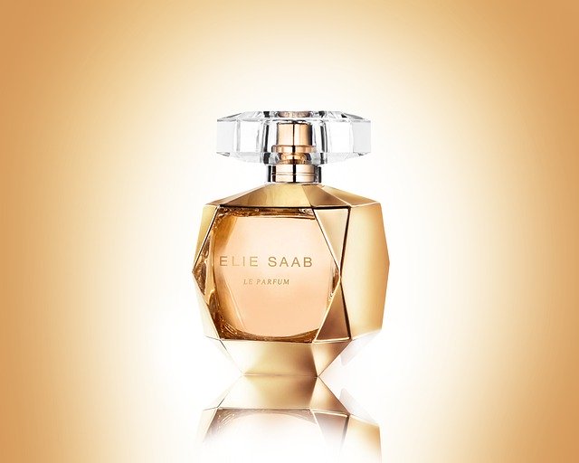 Téléchargement gratuit Flacon de parfum de parfum - illustration gratuite à modifier avec l'éditeur d'images en ligne gratuit GIMP