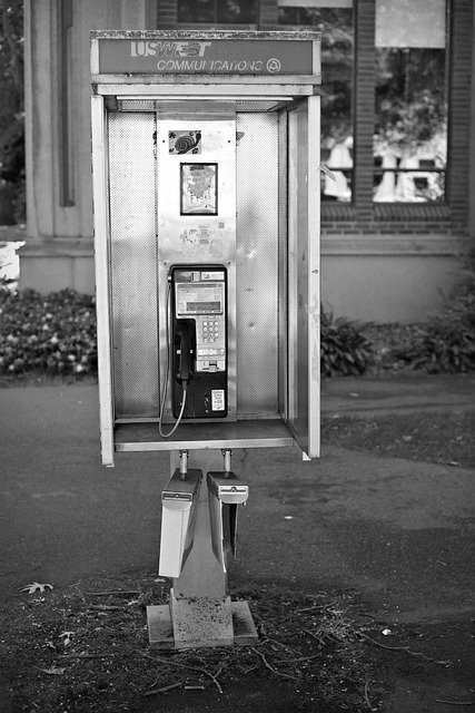 Libreng download Phone Booth Payphone Telephone - libreng larawan o larawan na ie-edit gamit ang GIMP online na editor ng imahe
