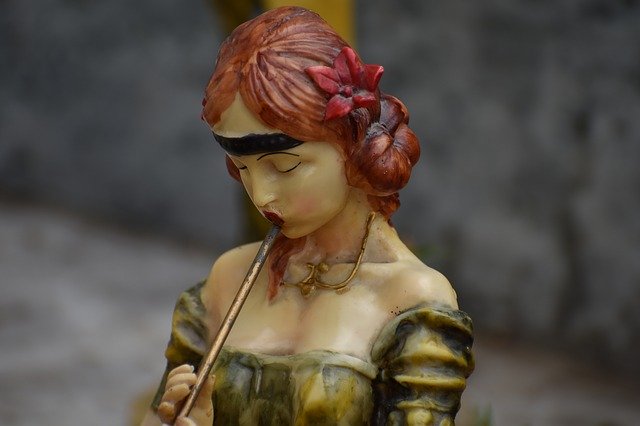 Muat turun percuma gambar percuma patung wanita rambut merah pied piper untuk diedit dengan editor imej dalam talian percuma GIMP