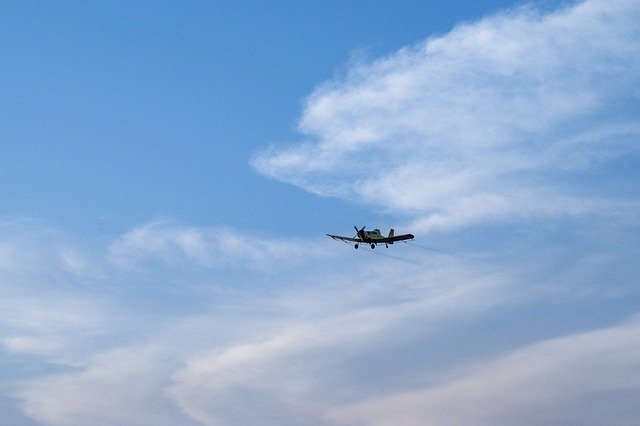 Gratis download Plane Sky Airplane - gratis foto of afbeelding om te bewerken met GIMP online afbeeldingseditor
