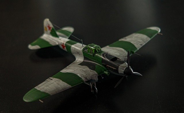 Free download plane toy il 2 sturmovik modelling free picture to be edited with GIMP free online image editor