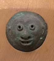 ດາວໂຫຼດຟຣີ Plaque ກັບ Anthropomorphic Face ຟຣີເພື່ອແກ້ໄຂດ້ວຍ GIMP ບັນນາທິການຮູບພາບອອນໄລນ໌