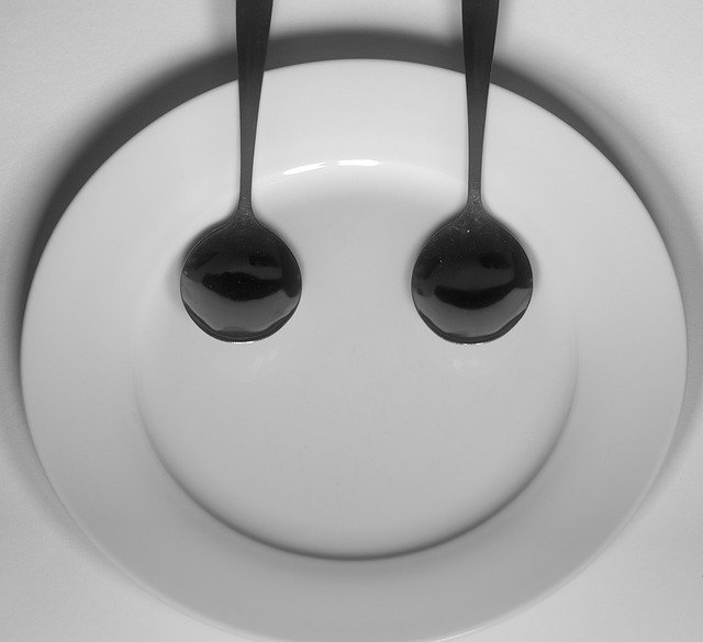 Free graphic plate smiliy spoon laugh face to be edited by GIMP free image editor by OffiDocs