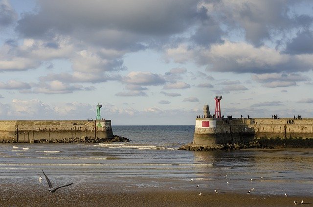 Téléchargement gratuit Port Port-En-Bessin - Barrage de la mer - photo ou image gratuite à éditer avec l'éditeur d'images en ligne GIMP
