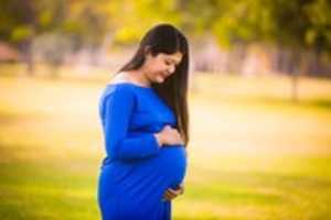 Free download pregnant-4442862_960_720 free photo or picture to be edited with GIMP online image editor