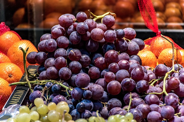 Kostenloser Download rote Trauben Orangen grüne Trauben Kostenloses Bild, das mit dem kostenlosen Online-Bildeditor GIMP bearbeitet werden kann