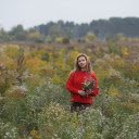 Red shirt girl in the middle of the forest  screen for extension Chrome web store in OffiDocs Chromium