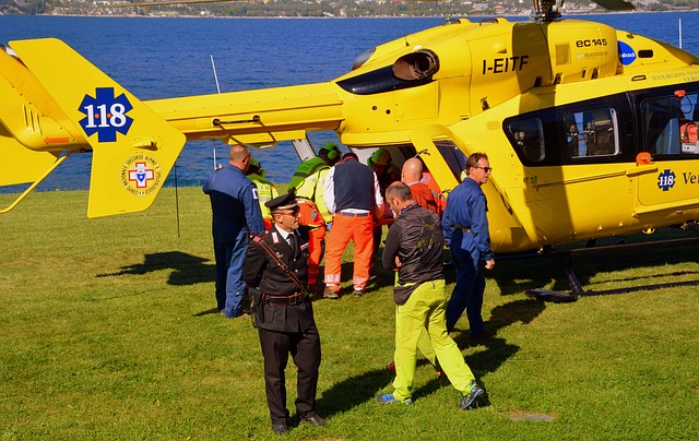 Бесплатно скачать спасательный вертолет игольчатый газон бесплатное изображение для редактирования с помощью бесплатного онлайн-редактора изображений GIMP