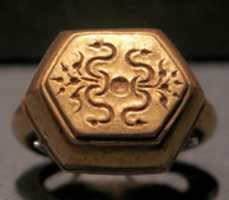 تنزيل مجاني Ring with Hexagonal Bezel مع Sri Inscription صورة مجانية أو صورة لتحريرها باستخدام محرر صور GIMP عبر الإنترنت