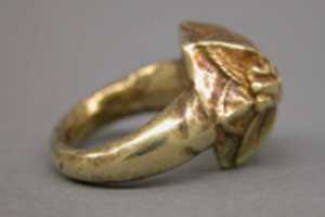 دانلود رایگان Ring with Lotus Motif on Bezel عکس یا عکس رایگان برای ویرایش با ویرایشگر تصویر آنلاین GIMP