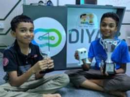 Okul İçin Robotik Kiti ücretsiz indir | Eğitim Robotik Kiti | STEM Robotics Kit ücretsiz fotoğraf veya resim GIMP çevrimiçi resim düzenleyici ile düzenlenebilir