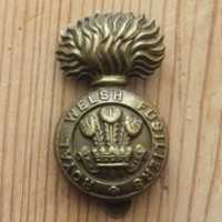 Unduh gratis Royal Welsh Fusiliers Badges foto atau gambar gratis untuk diedit dengan editor gambar online GIMP