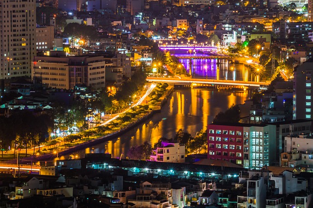 Descargue gratis la imagen gratuita de la noche de Vietnam del río de la ciudad de Saigon para editar con el editor de imágenes en línea gratuito GIMP