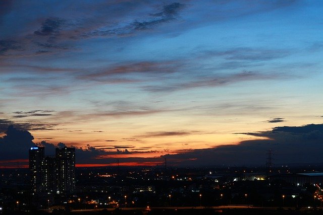 ดาวน์โหลดฟรี saigon city sunset cityscape free picture to be edited with GIMP free online image editor