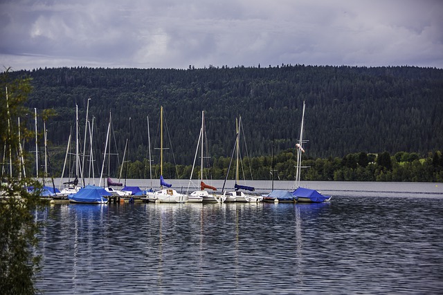Descarga gratis velero barco puerto lago océano imagen gratis para editar con el editor de imágenes en línea gratuito GIMP