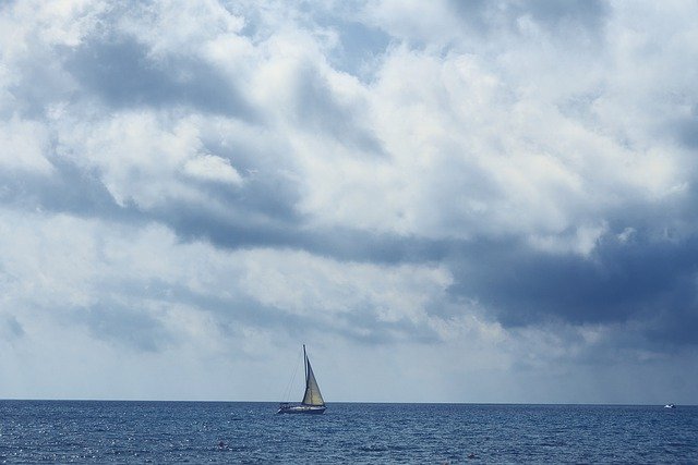הורדה חינם של סירת מפרש אופק ים ים שחור תמונה בחינם לעריכה עם עורך תמונות מקוון בחינם של GIMP