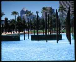 ดาวน์โหลดภาพหรือรูปภาพฟรีที่ San Diego Downtown Fountain เพื่อแก้ไขด้วยโปรแกรมแก้ไขรูปภาพออนไลน์ GIMP