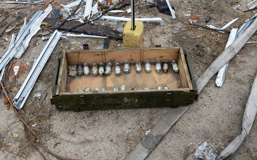 Artillery Weapon on Wooden Box  from Chrome web store to be run with OffiDocs Chromium online