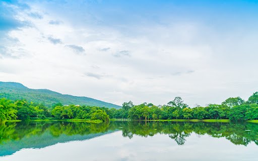 Beautiful Green Park with Lake Ang Kaew  from Chrome web store to be run with OffiDocs Chromium online
