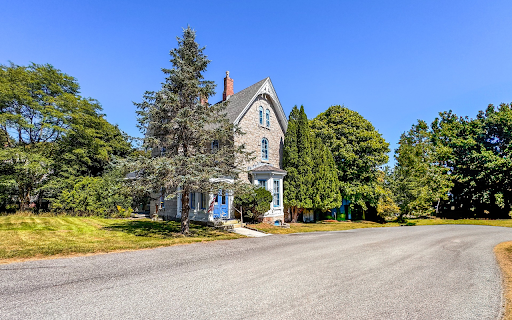 Beautiful house in the sunshine  from Chrome web store to be run with OffiDocs Chromium online
