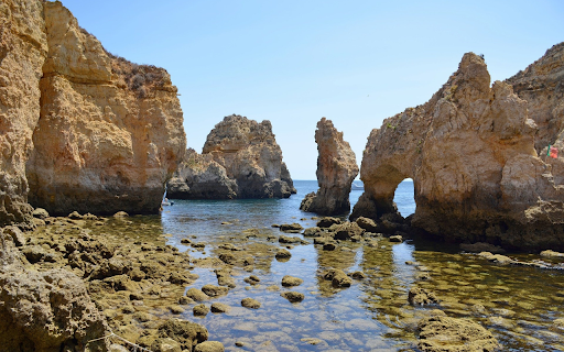 Beautiful rocky beach  from Chrome web store to be run with OffiDocs Chromium online