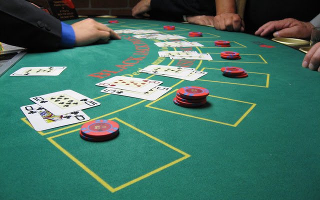 Gioco di Blackjack online dal negozio web di Chrome da eseguire con OffiDocs Chromium online