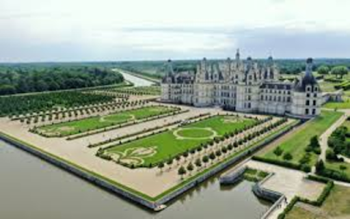 Chateau de Chambord  from Chrome web store to be run with OffiDocs Chromium online