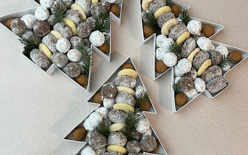 Christmas tree cake  from Chrome web store to be run with OffiDocs Chromium online