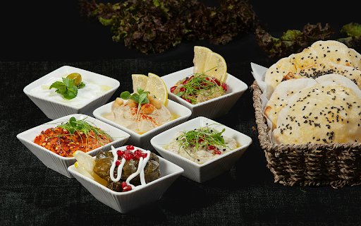Close Up Shot of Bowls of Delicious Meals  from Chrome web store to be run with OffiDocs Chromium online