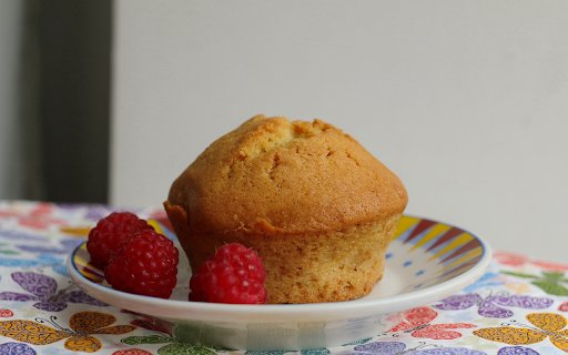 Delicious cake and red raspberries  from Chrome web store to be run with OffiDocs Chromium online