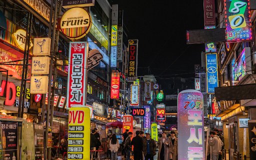 Electric Nightlife in a Lively District  from Chrome web store to be run with OffiDocs Chromium online