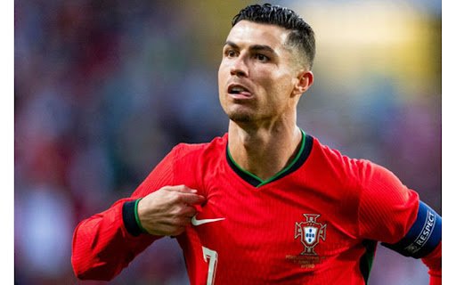 Entertaiment with Ronaldo  from Chrome web store to be run with OffiDocs Chromium online