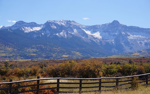 Farm near the mountains  from Chrome web store to be run with OffiDocs Chromium online