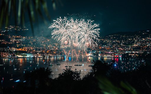 Fireworks Over the City Bay from Chrome web store to be run with OffiDocs Chromium online Fireworks Over the City Bay from Chrome web store to be run with OffiDocs Chromium online