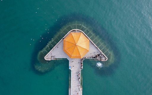 Giant arrow in the sea  from Chrome web store to be run with OffiDocs Chromium online